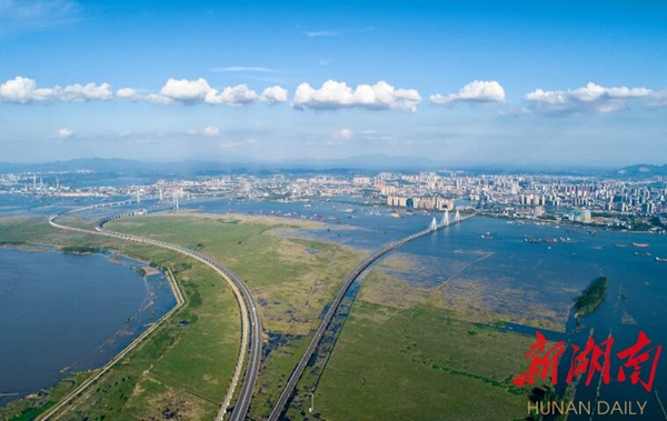岳陽已成為第5個國家長江經(jīng)濟(jì)帶綠色發(fā)展試點(diǎn)示范城市_副本.jpg